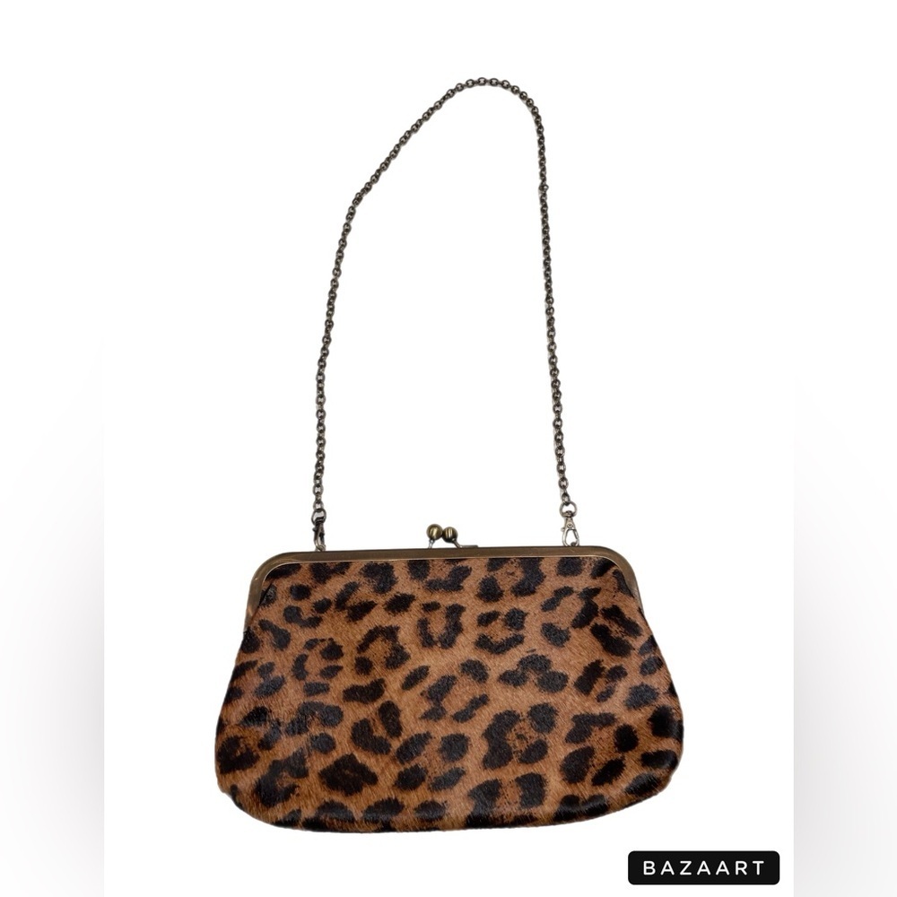 Patricia Nash kiss close bag real fur from Brazil and leather. Chain handle. O
